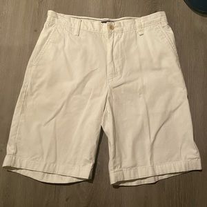White nautica shorts size 32